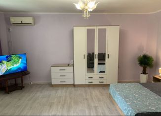 Сдаю в аренду 3-ком. квартиру, 125 м2, Крым, улица Чехова, 1