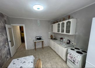 Сдаю двухкомнатную квартиру, 62 м2, Сочи, Мацестинская улица, 12