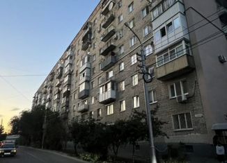 Сдается 1-ком. квартира, 32 м2, Саратовская область, улица имени Челюскинцев, 40/46