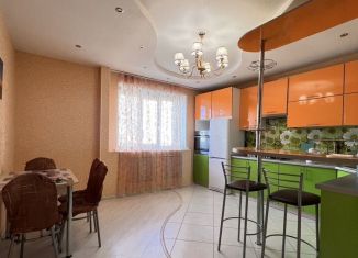 Сдаю в аренду двухкомнатную квартиру, 74 м2, Владимир, Славная улица, 15