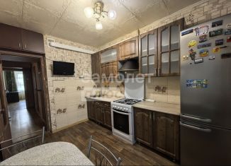 Сдам 2-ком. квартиру, 50 м2, Калужская область, улица Курчатова, 52