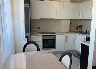 Сдается 2-ком. квартира, 70 м2, Тюмень, Харьковская улица, 59/5