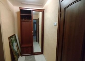 Сдам в аренду 1-ком. квартиру, 32 м2, Кирово-Чепецк, улица 60 лет Октября, 5к3