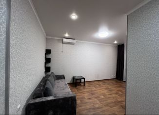 Сдаю в аренду 1-комнатную квартиру, 37 м2, Батайск, Ленинградская улица, 273