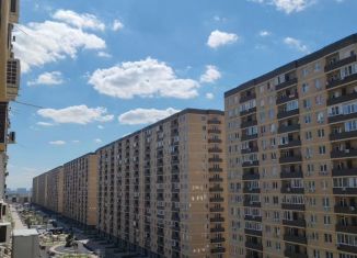 Сдаю в аренду 3-комнатную квартиру, 70 м2, Краснодар, улица Лётчика Позднякова, 2к19