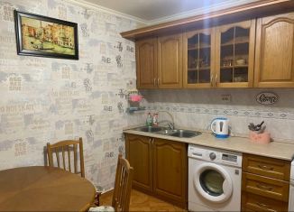 Сдаю в аренду двухкомнатную квартиру, 60 м2, Пятигорск, Оранжерейный проезд, 7