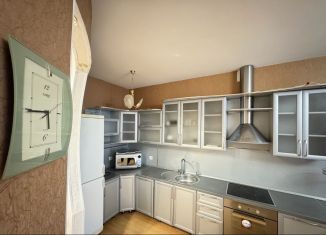 Сдам 2-комнатную квартиру, 90 м2, Республика Башкортостан, улица Дорофеева, 3/1