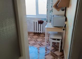 Сдается в аренду 2-ком. квартира, 47 м2, Керчь, улица Льва Толстого, 40/20