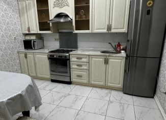 Сдача в аренду 2-ком. квартиры, 54 м2, Махачкала, улица Эльзы Ибрагимовой, 5к5