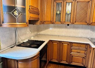 Сдается в аренду 3-комнатная квартира, 68 м2, Краснодар, улица имени Пушкина, 5, микрорайон Центральный