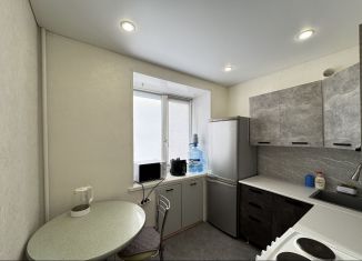 Сдается в аренду 3-комнатная квартира, 63 м2, Тюмень, улица Дзержинского, 62