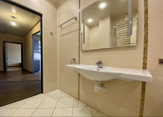 Сдаю двухкомнатную квартиру, 70.8 м2, Республика Башкортостан, улица Мустая Карима, 16