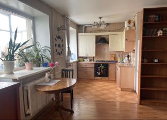 Сдаю в аренду 2-ком. квартиру, 56.2 м2, Республика Башкортостан, улица 50-летия Октября, 20