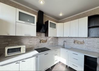 Сдаю в аренду 1-комнатную квартиру, 38 м2, Краснодар, улица имени Сергея Есенина, 110к1