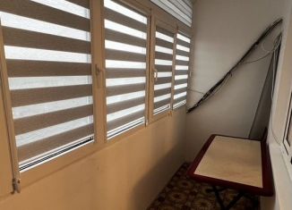 Сдается в аренду двухкомнатная квартира, 58 м2, Грозный, улица А.А. Айдамирова, 141к7, Ахматовский район