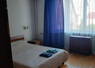 Сдам 3-комнатную квартиру, 90 м2, Калининград, улица Чкалова, 49