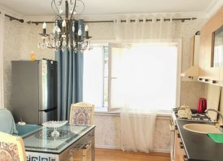 Сдача в аренду 2-ком. квартиры, 60 м2, Дербент, улица Гейдара Алиева, 9А