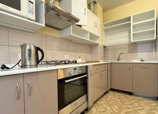 Аренда 3-ком. квартиры, 76 м2, Калининград, улица Анатолия Попова, 8А