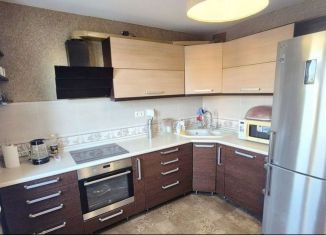 Сдам трехкомнатную квартиру, 70 м2, Краснодар, улица имени Дзержинского, 54/12