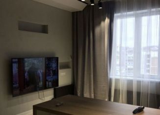 Сдача в аренду 1-ком. квартиры, 75 м2, Новокузнецк, улица Тольятти, 62/6