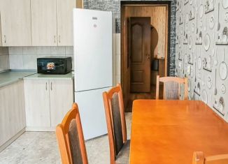 Сдам в аренду 1-ком. квартиру, 54 м2, Калининград, Воздушный переулок, 7