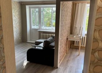 Сдается 2-комнатная квартира, 45 м2, Старый Оскол, микрорайон Горняк, 13