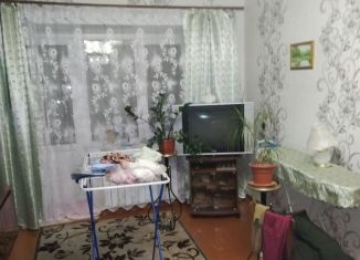 Сдается в аренду 1-комнатная квартира, 33 м2, Елабуга, улица Строителей, 8А