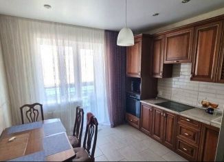 Сдам 1-комнатную квартиру, 40 м2, Краснодар, Адмиралтейский бульвар, 3