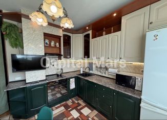 Сдаю 3-ком. квартиру, 75 м2, Москва, Братиславская улица, 10, район Марьино