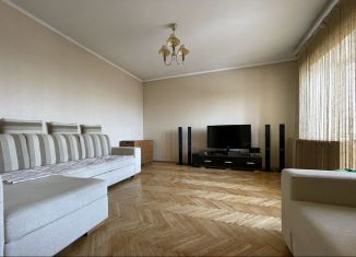 Сдаю 3-комнатную квартиру, 80 м2, Республика Башкортостан, улица Энгельса, 3