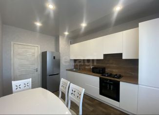 Сдается в аренду 1-комнатная квартира, 40 м2, Пятигорск, улица Пальмиро Тольятти, 45