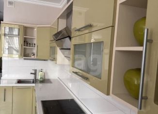 Сдам 3-ком. квартиру, 118 м2, Ростов-на-Дону, Халтуринский переулок, 67/25