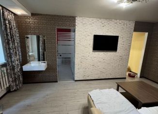 Сдам в аренду двухкомнатную квартиру, 45 м2, Республика Башкортостан, улица Кирова, 101/1