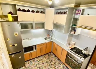 Сдается двухкомнатная квартира, 50 м2, Вологодская область, Остинская улица, 5А