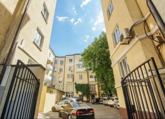 Сдам в аренду 5-комнатную квартиру, 75 м2, Ростов-на-Дону, Большая Садовая улица, 102, Кировский район
