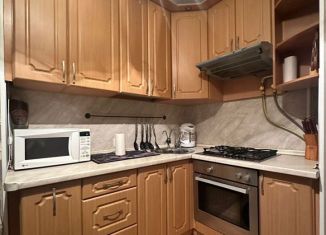 Сдаю 2-ком. квартиру, 52 м2, дачный посёлок Кокошкино, улица Труда, 14