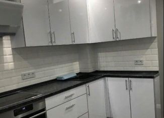 Сдается 1-ком. квартира, 43 м2, Белгород, улица Есенина, 8А