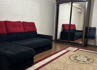 Однокомнатная квартира в аренду, 50 м2, Махачкала, улица Бейбулатова, 36