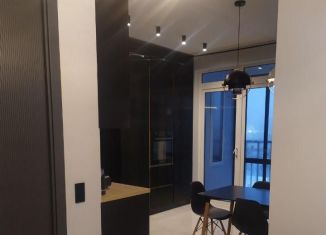 Сдаю в аренду 1-комнатную квартиру, 42 м2, Москва, Краснобогатырская улица, 40