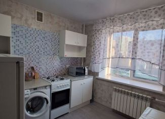 Сдается 1-ком. квартира, 40 м2, Саратов, улица имени Б.Н. Ерёмина, 14