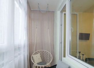 Сдам в аренду 1-комнатную квартиру, 35 м2, Калининград, Батальная улица, 100