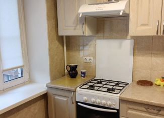 Сдаю в аренду 1-ком. квартиру, 33 м2, Петергоф, Чичеринская улица, 11к1