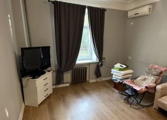 Сдается 2-ком. квартира, 50 м2, Воронеж, улица Феоктистова, 4, Центральный район