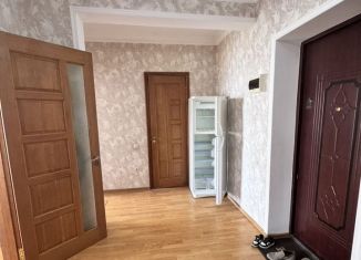 Сдам в аренду 1-ком. квартиру, 60 м2, Махачкала, Столичная улица, 2