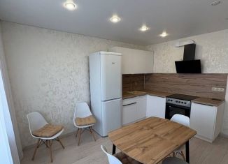 Сдаю в аренду 2-комнатную квартиру, 58 м2, Тюмень, улица Новосёлов, 109