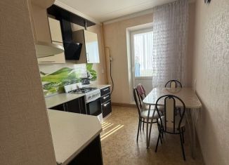 Сдаю 2-комнатную квартиру, 57 м2, Набережные Челны, Гвардейская улица, 17А