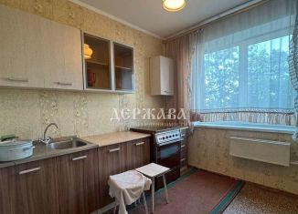 Сдача в аренду двухкомнатной квартиры, 48 м2, Старый Оскол, микрорайон Южный, 2к2