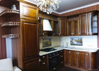 Сдается в аренду 1-комнатная квартира, 54 м2, Азов, улица Пирогова, 11