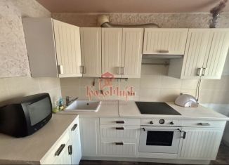 Сдаю в аренду 2-комнатную квартиру, 50 м2, Мытищи, улица Комарова, 5