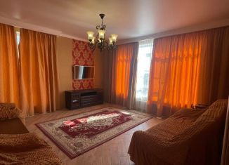 Сдаю в аренду 2-ком. квартиру, 76 м2, Краснодарский край, улица Гоголя, 7к2